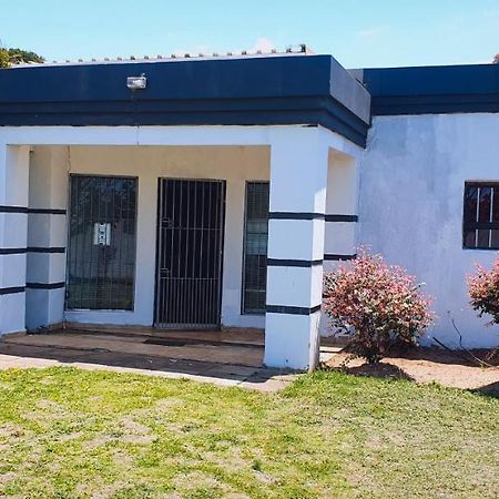 Sweet Home39 Guest House Summerstrand Port Elizabeth Exterior foto