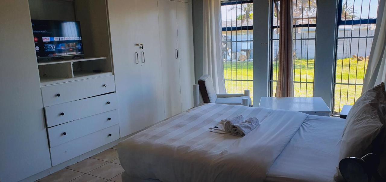 Sweet Home39 Guest House Summerstrand Port Elizabeth Exterior foto